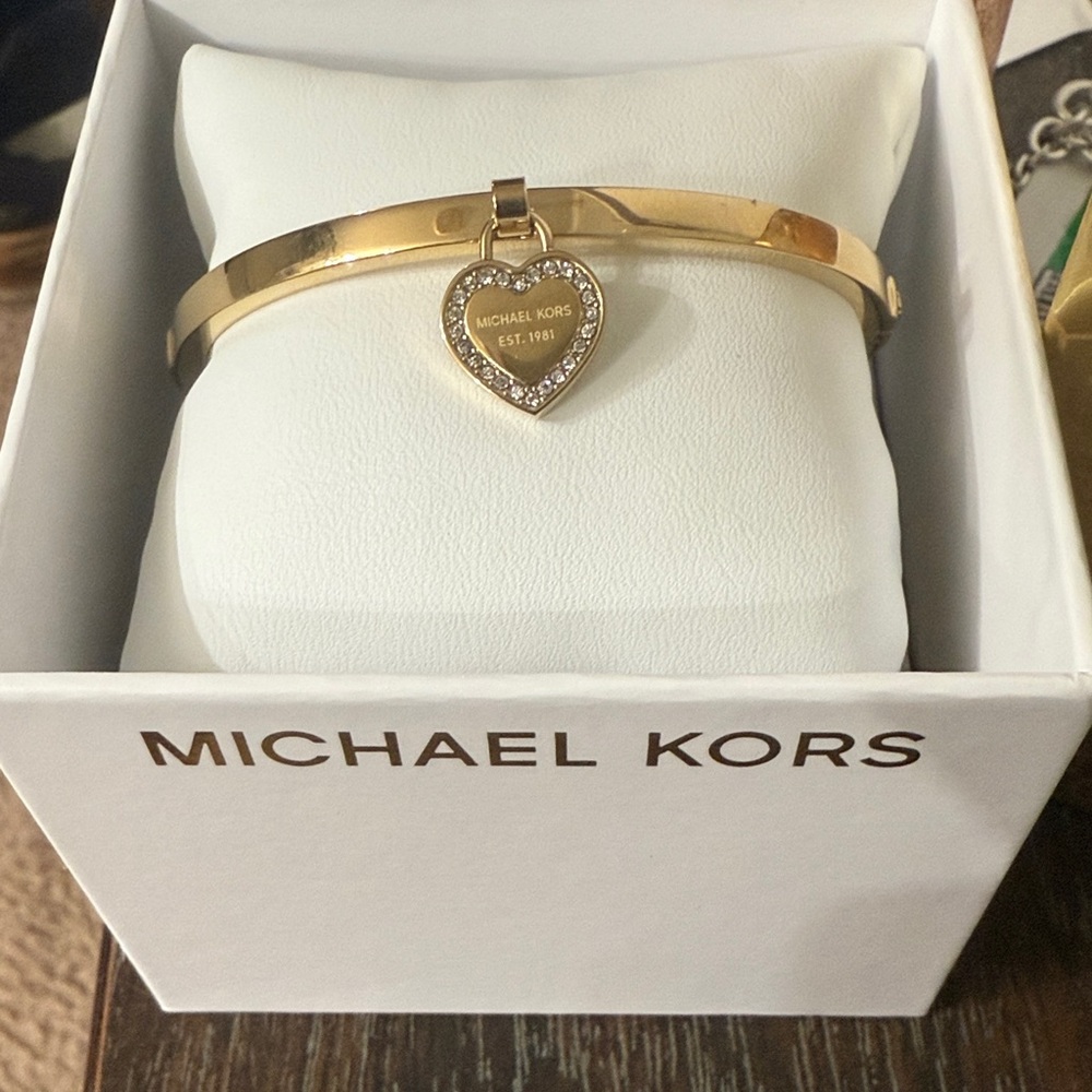Michael Kors Gold Heart Charm Bracelet - Picture 2 of 2